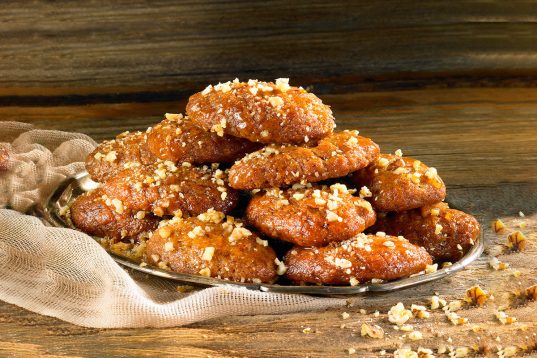 Μελομακάρονα μελωμένα και τραγανά