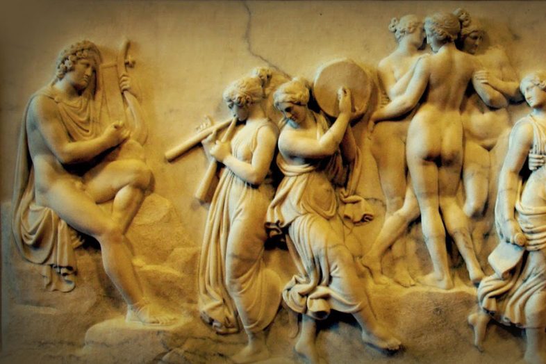 Από τον Θεό Διόνυσο στον Θεό Απόλλωνα